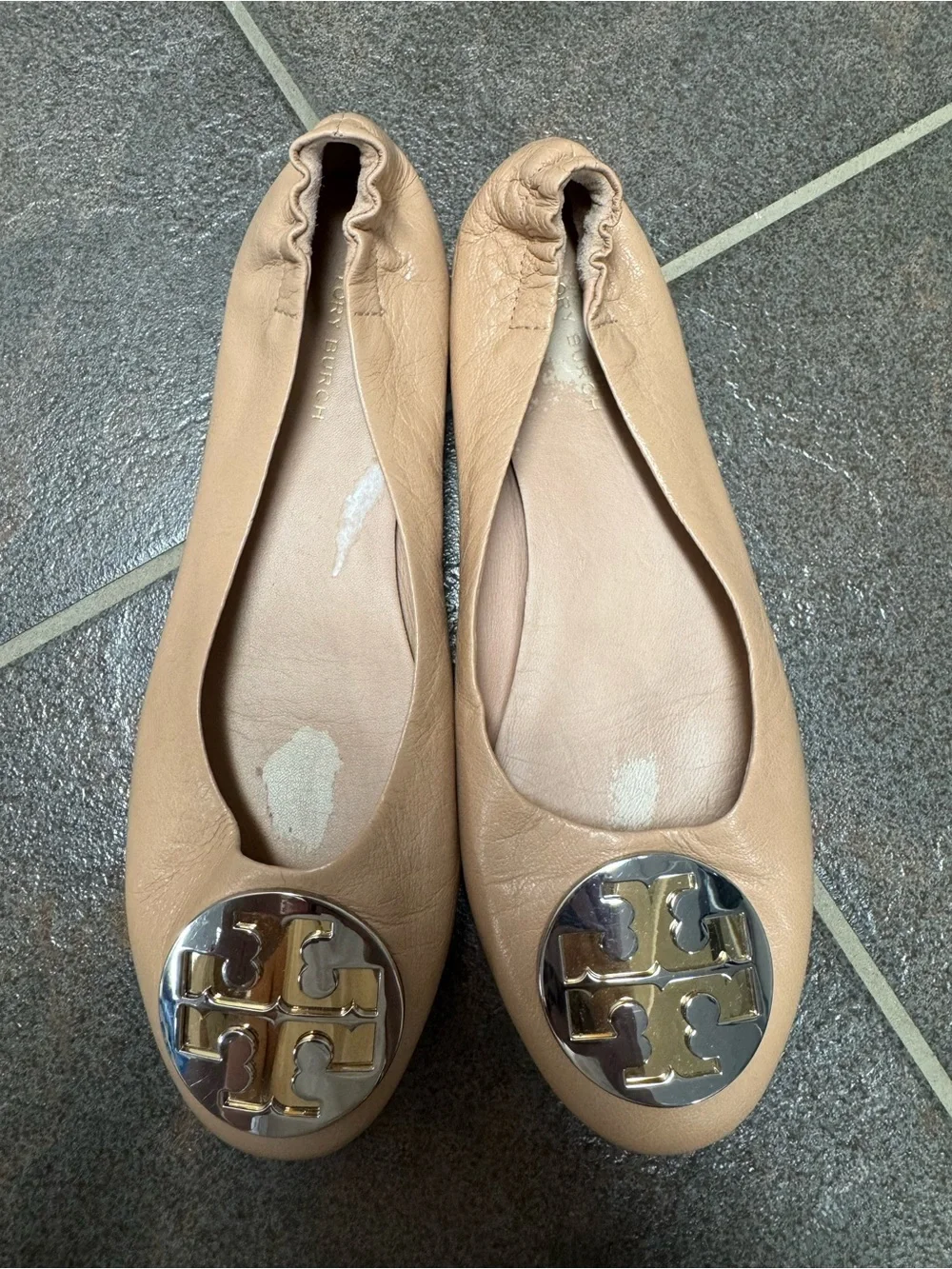 Tory Burch Almond Flour Nude Leather Claire Ballet Flat Logo Slip On Shoes 6